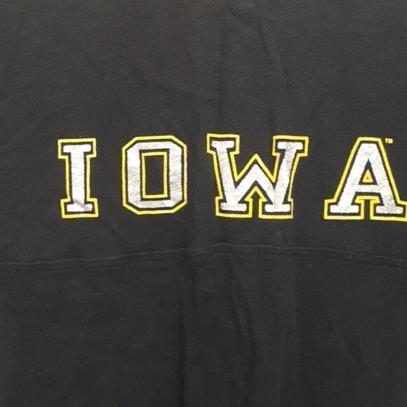 Iowa Hawkeyes size M short sleeve shirt. - Picture 5 of 5